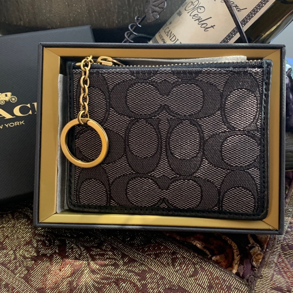 Authentic COACH 1941 leather/signature jacquard zip top card case/Keychain/ID